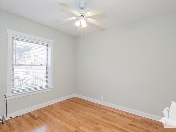 3rd image of 1922 W Winona St #02A