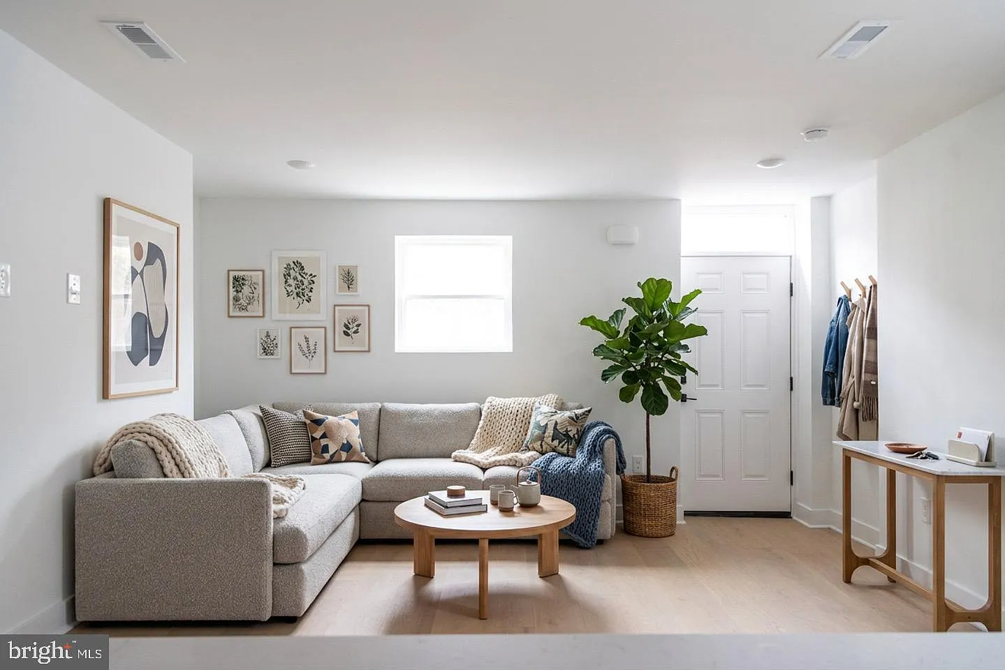 2 bed, 1.5 bath, 1551 sqft, $2,800 — Photo 2