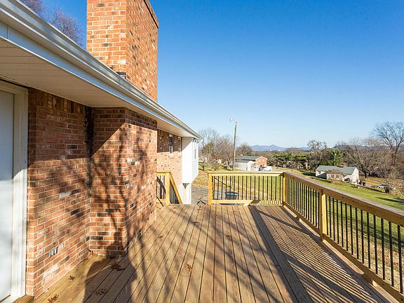 5th image of 1707 Bridle Ln
