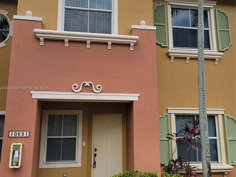 10691 SW 6th St #804 — Photo 1