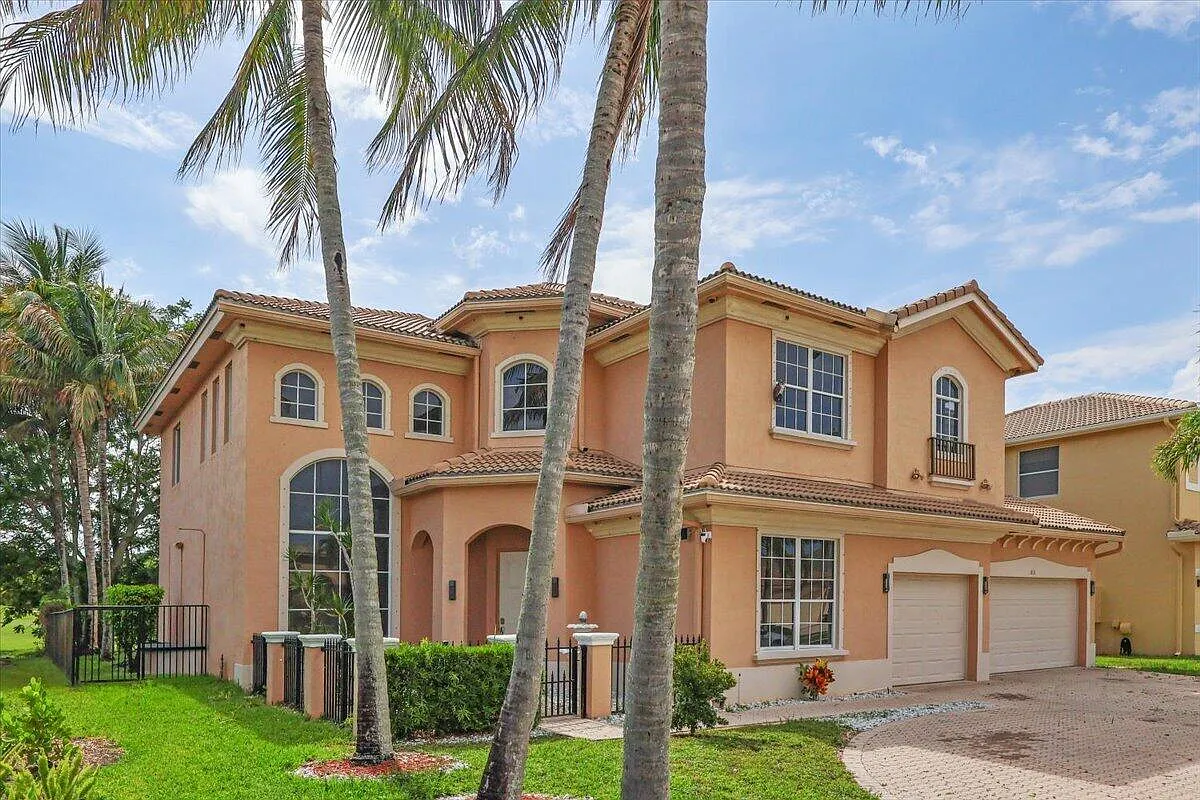 5 bed, 4.0 bath, 4267 sqft, $8,500 — Photo 1