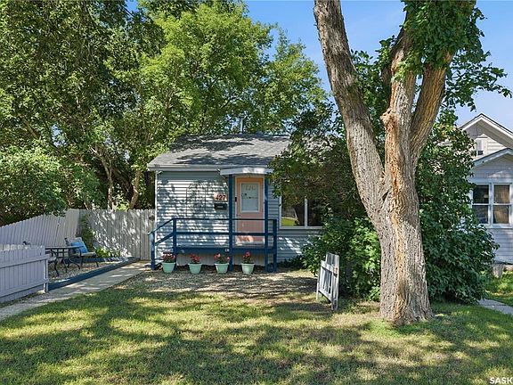 3rd image of 427 K AVENUE N