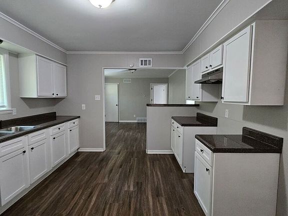 3rd image of 3251 Dogwood Ln