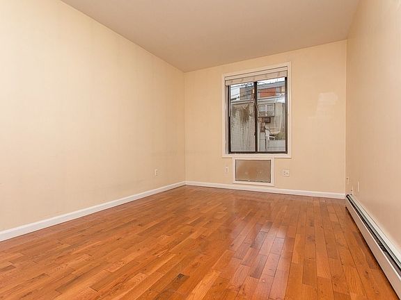 4th image of 1002 Willoughby Ave #2B