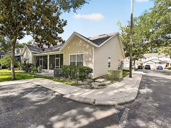 4th image of 4700 SW ARCHER ROAD #127