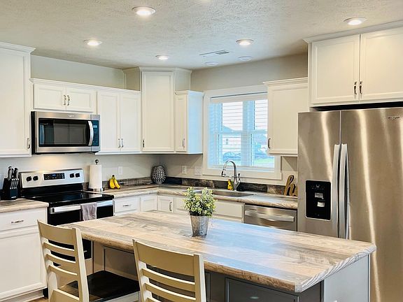 3rd image of 4617 W Cypress Dr