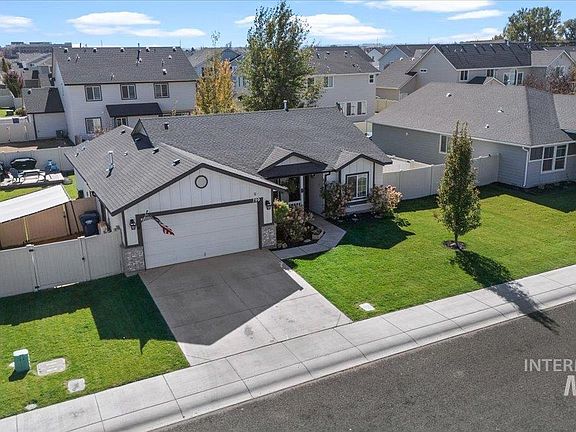 5th image of 799 Pronghorn Dr