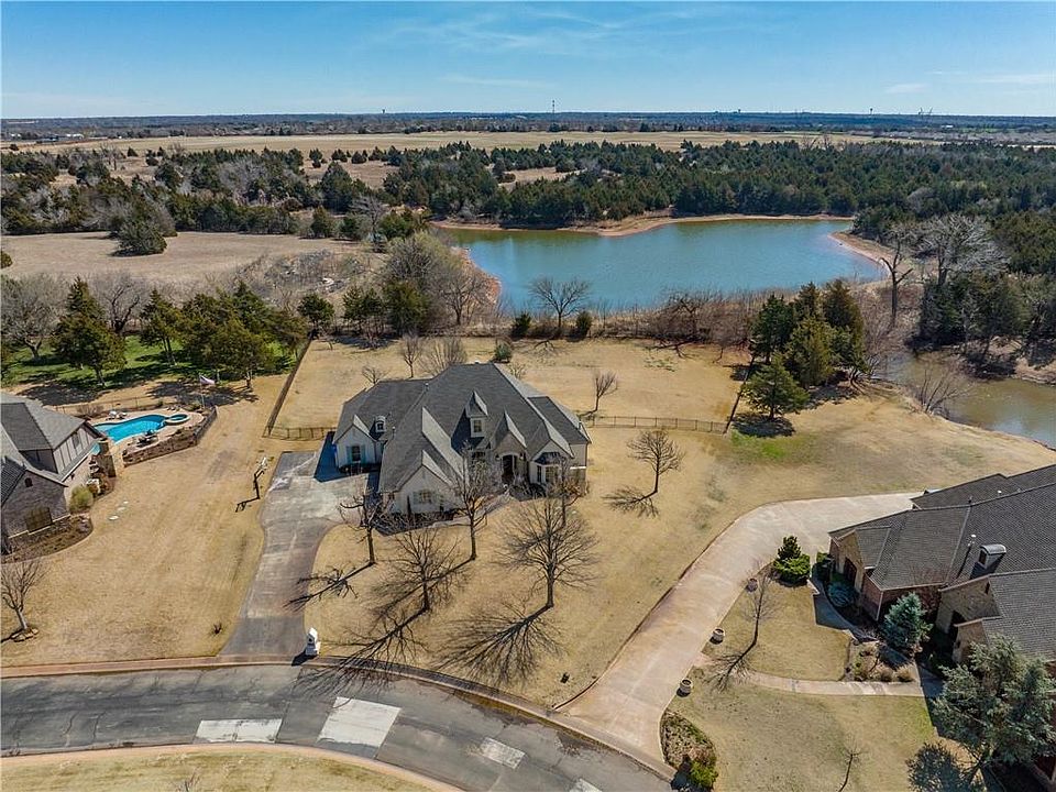 1st image of 21872 Water Oak Cir