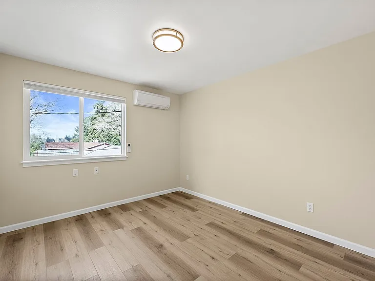8511 Woodlawn Ave SW — Photo 22