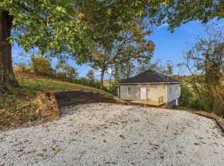 145 Rodgers St, Corning, OH 43730