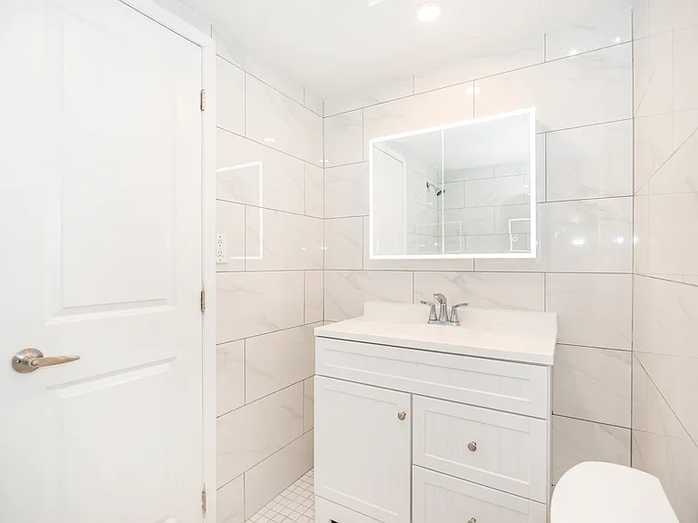 150A Palmerston Ave #A — Photo 9