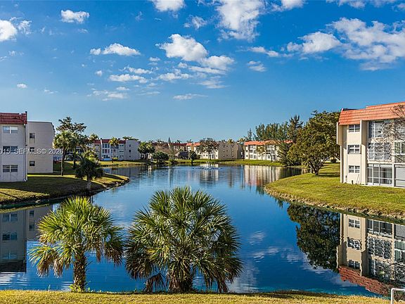 3rd image of 2831 Sunrise Lakes Dr E APT 204