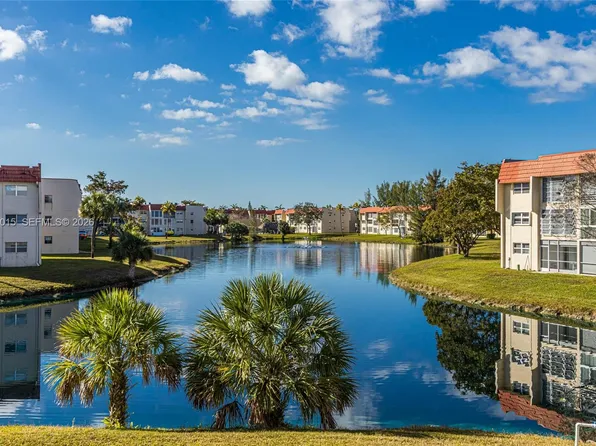 2831 Sunrise Lakes Dr E APT 204, Sunrise, FL 33322