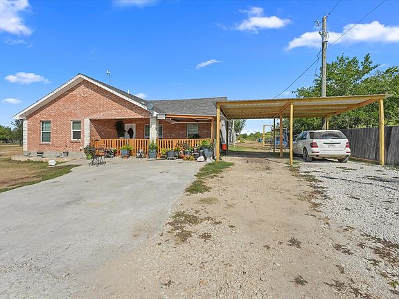 3rd image of 217 County Road 1001