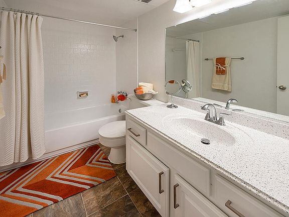 NEWLY RENOVATED 2 BEDROOM BATHROOM