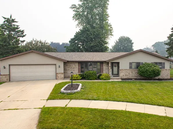 1006 Woodland Ct, Kaukauna, WI 54130