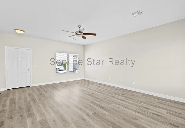 7500 E Deer Valley Rd #31 — Photo 5