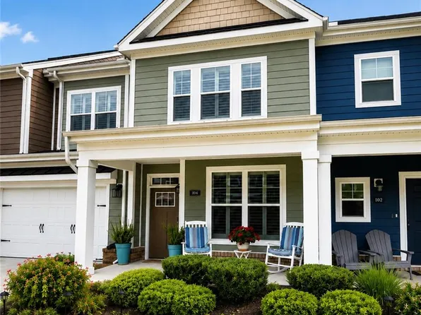 104 Sanctuary Dr, Suffolk, VA 23432