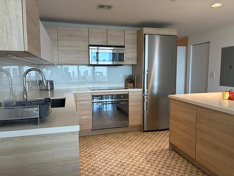 16385 Biscayne Blvd #1417 — Photo 8