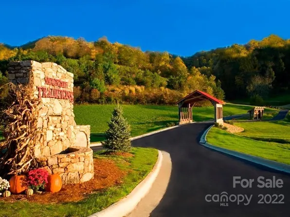 999 Creekwood Ct #4, Mars Hill, NC 28754