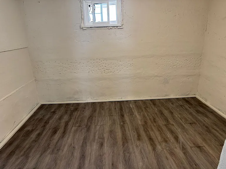 307 W Walnut St — Photo 10