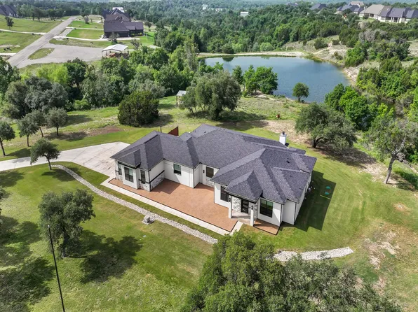 1050 Kingsley Ct, Weatherford, TX 76087