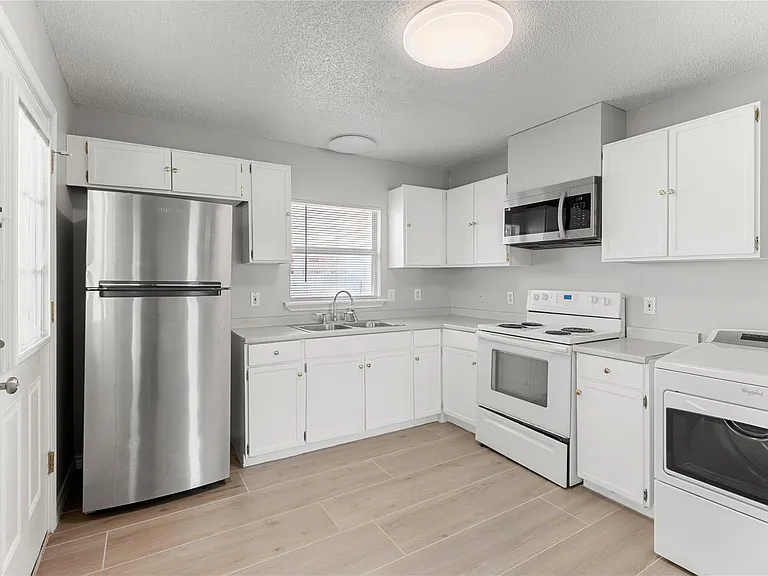 108 Gm Ln #B — Photo 9