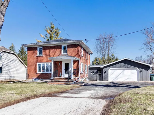 1126 Grant St, De Pere, WI 54115