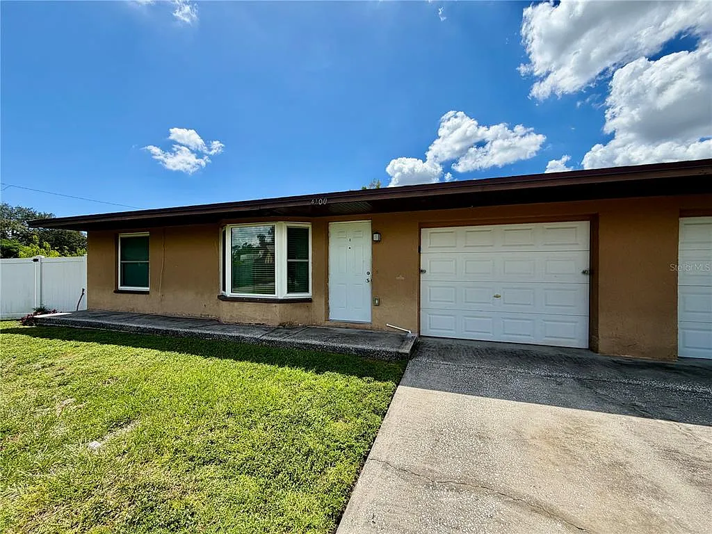 2 bed, 1.0 bath, 852 sqft, $2,450 — Photo 1