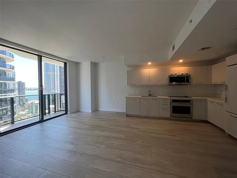 55 SW 9th St #2702 — Photo 1