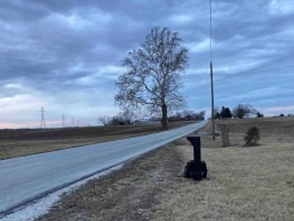 Exterior Neighborhood (street photo)