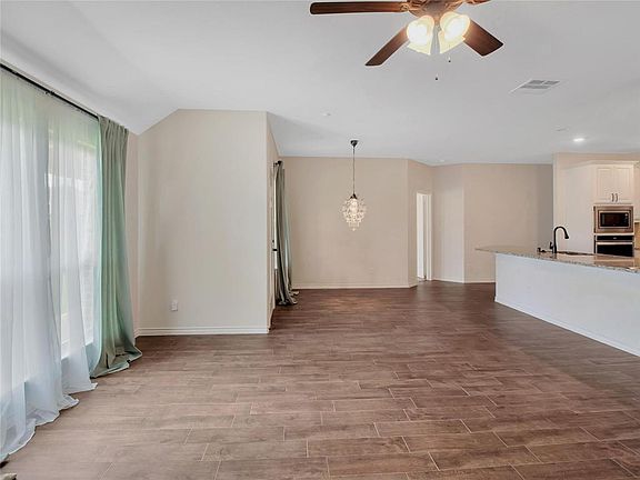 3rd image of 3135 Maverick Dr