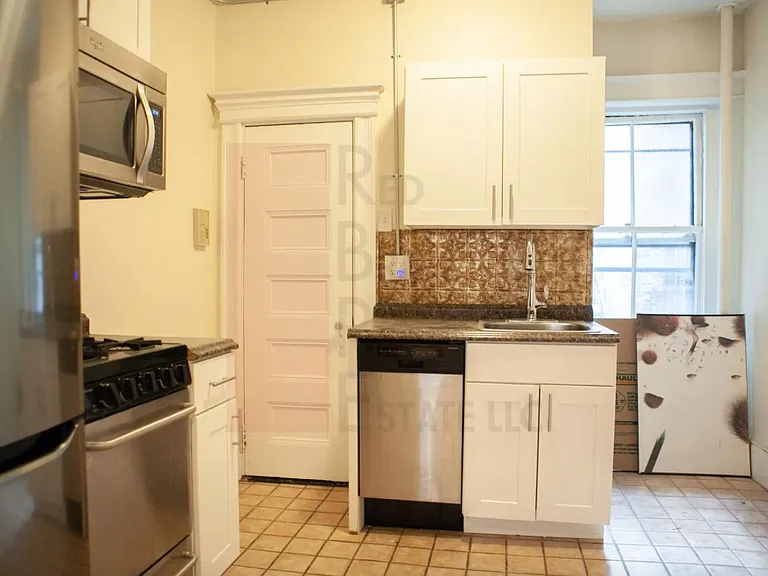 74 Phillips St #1 — Photo 4