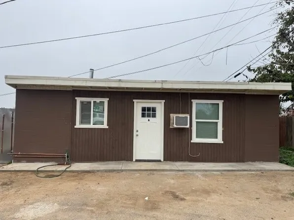 1943 E Ashlan Ave, Fresno, CA 93726