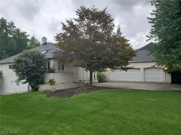 4301 Cliffview Dr, Independence, OH 44131