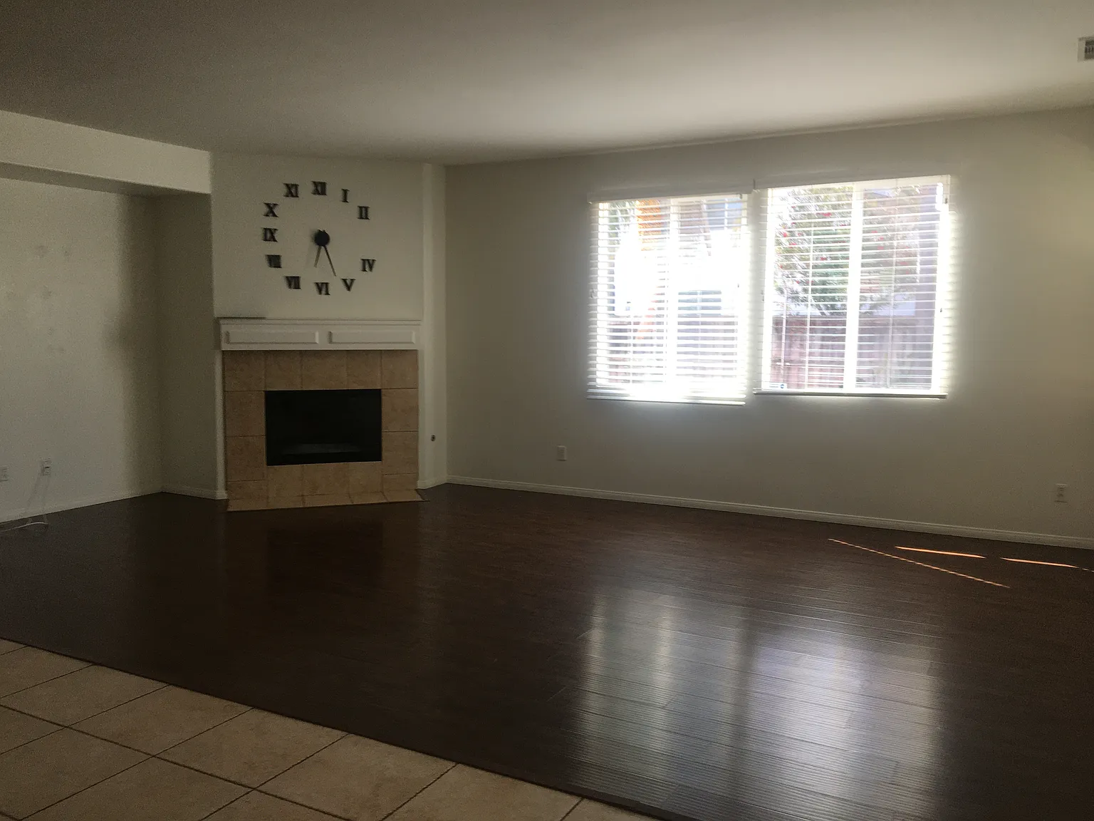4 bed, 2828 sqft, $4,000 — Photo 4