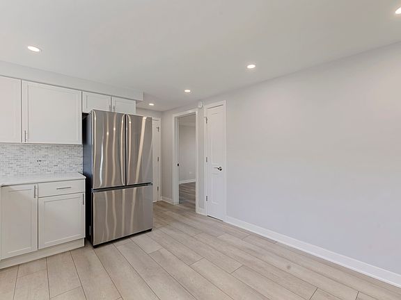 4th image of 641 56th Pl APT 1