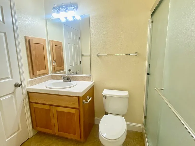 2319 Glacier Pl #B — Photo 21