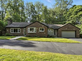 3056 S Oak Hill Rd, Silver Lake, OH 44224