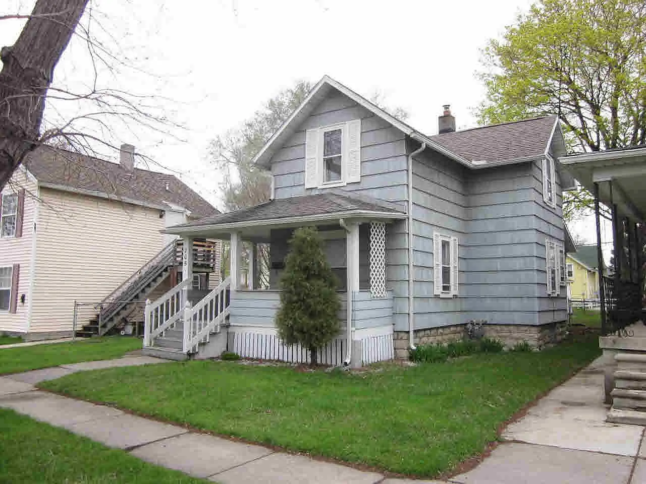 705 E 3rd St photo 1
