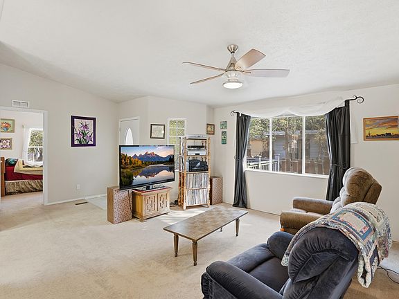5th image of 305 E Eidelweiss Cir