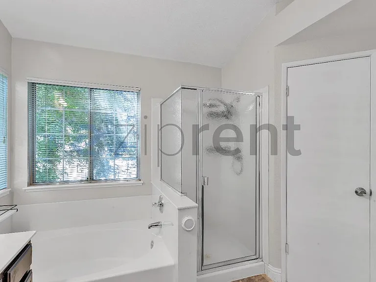 1240 Litchfield Ave — Photo 28