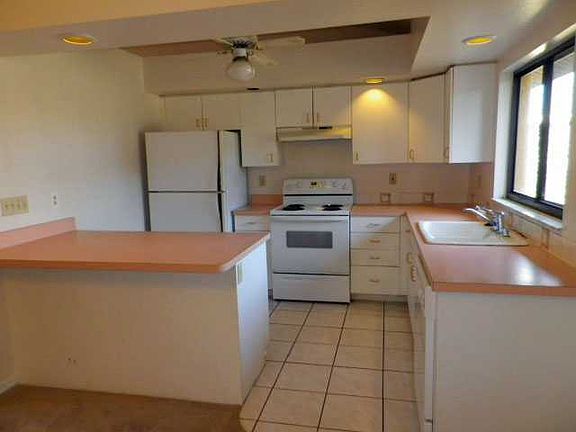 2nd image of 613 SE 21st Ln