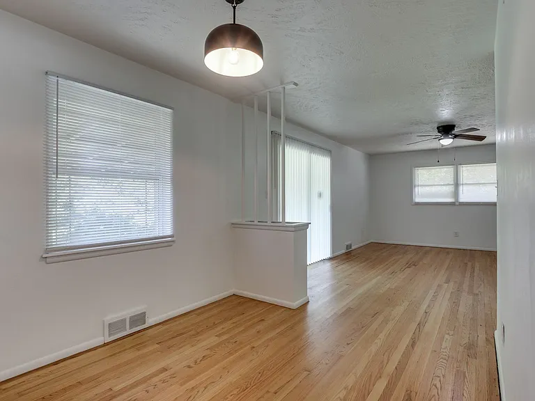 3516 Mount Pleasant Dr — Photo 10