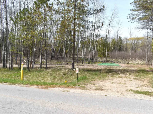 5445/5451 Kingsway St, Gladwin, MI 48624