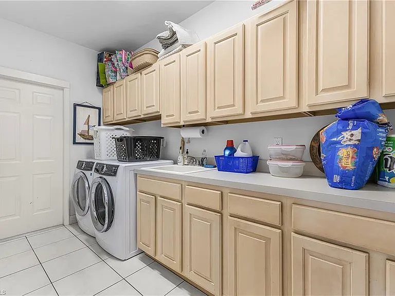2031 Teagarden Ln — Photo 13