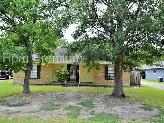 3rd image of 16114 Woodlawn Acres Ave