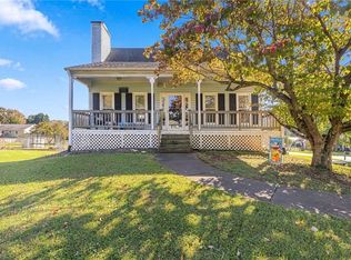 3130 Bethania Ridge Rd, Pfafftown, NC 27040