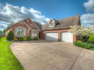 2340 W Dearborn St, Springfield, MO 65807