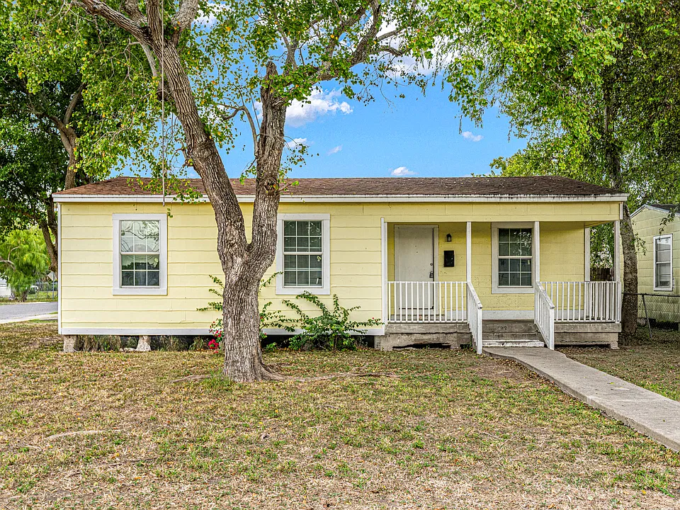 133 E Vanderbilt Dr